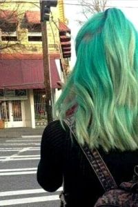 Girls With Neon Hair (22 Images)