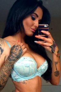 Gorgeous Chicks With Tattoos Images (23 Pics)