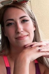 Hottie Kimber Lee Gets Them Out In Public