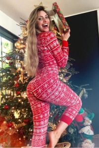 Lele pons is happy about her big anal dildo present
